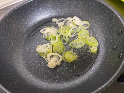 วิธีทำ ข้าวผัดไข่ต้นหอมญี่ปุ่น วิธีทำ ข้าวผัดไข่ต้นหอมญี่ปุ่น