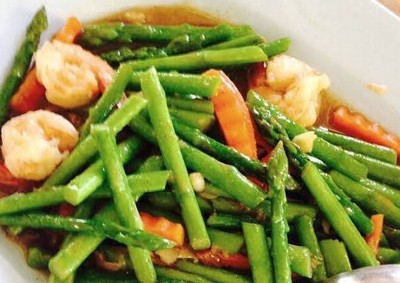 หน่อไม้ฝรั่งผัดกุ้ง