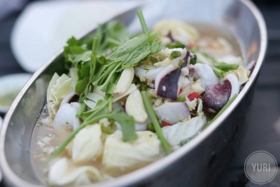 ปลาหมึกนึ่งมะนาว