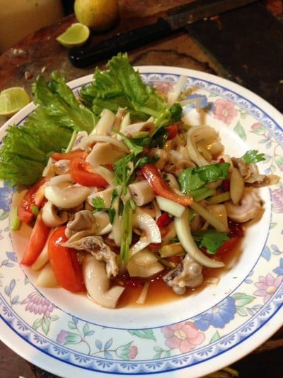 ยำไส้ตัน
