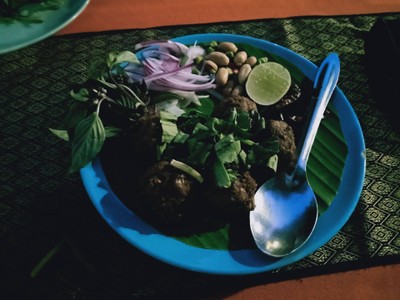 อาหาร หรือ เครื่องดื่ม