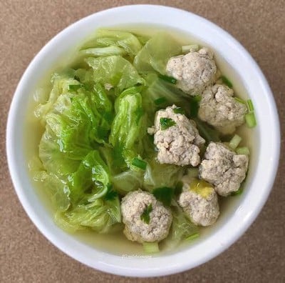 แกงจืดผักกาดขาวหมูชิ้น
