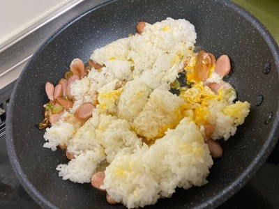 วิธีทำ ข้าวผัดไข่ต้นหอมญี่ปุ่น วิธีทำ ข้าวผัดไข่ต้นหอมญี่ปุ่น