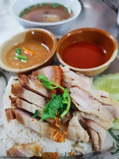 อาหาร หรือ เครื่องดื่ม