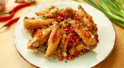 ปีกไก่ทอดคั่วพริกเกลือ