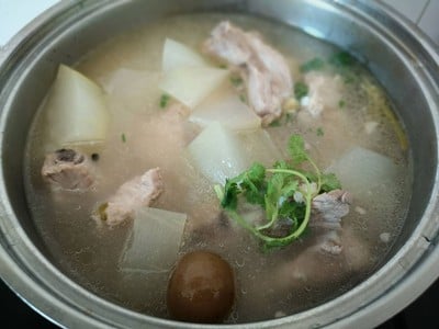 วิธีทำ กระดูกหมูอ่อนตุ๋นมะนาวดอง วิธีทำ กระดูกหมูอ่อนตุ๋นมะนาวดอง