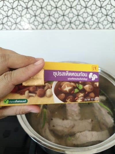 วิธีทำ กระดูกหมูอ่อนตุ๋นมะนาวดอง วิธีทำ กระดูกหมูอ่อนตุ๋นมะนาวดอง