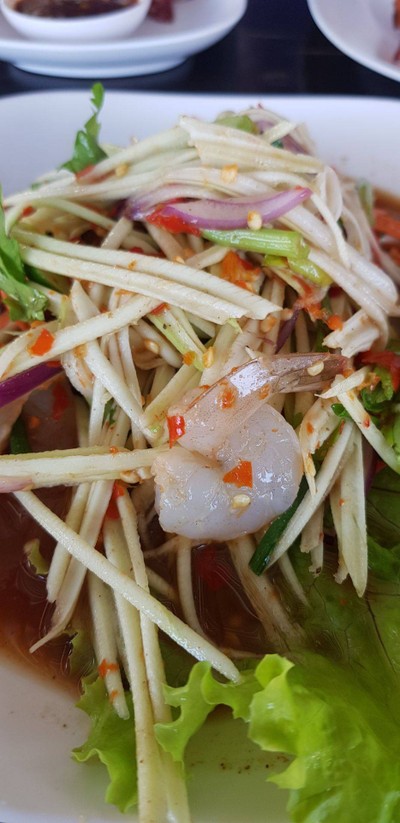 ยำมะม่วงกุ้งสด