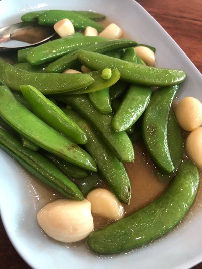 ผัดถั่วลันเตาน้ำมันหอย