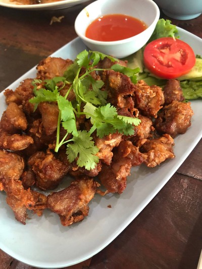 ซี่โครงหมูทอดกระเทียม