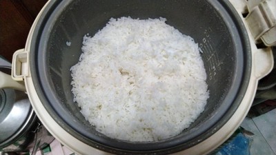 วิธีทำ ข้าวผัดปลาแซลมอน วิธีทำ ข้าวผัดปลาแซลมอน