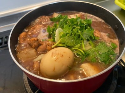 พะโล้ไก่และไข่