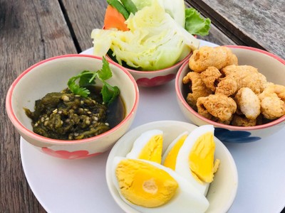 น้ำพริกหนุ่ม+แคปหมู