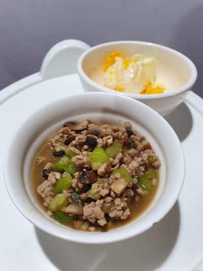 น้องบวมเหลี่ยมมมมาให้ลูกช้านนกินเถอะ