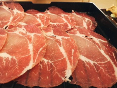 ชุดล่าไข่ลัคกี้บาร์บีกอนหมู