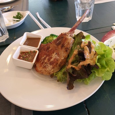 อาหาร หรือ เครื่องดื่ม