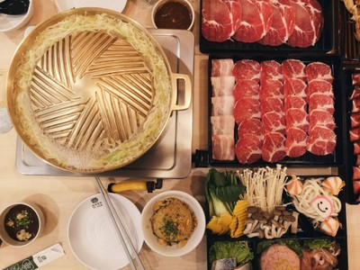 ชุดล่าไข่ลัคกี้บาร์บีกอนหมู