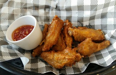 CHICKEN WINGS