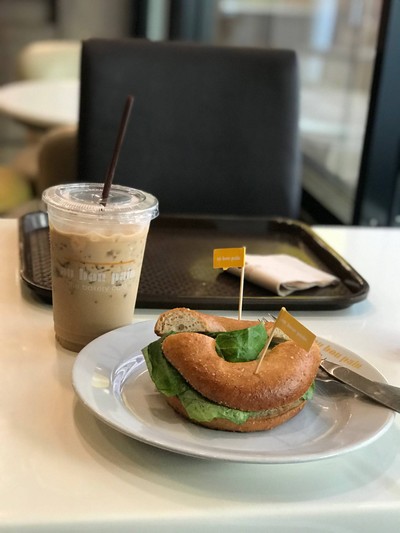 Au Bon Pain (โอ บอง แปง) หอสมุดศิริราช Au Bon Pain (โอ บอง แปง) หอสมุดศิริราช