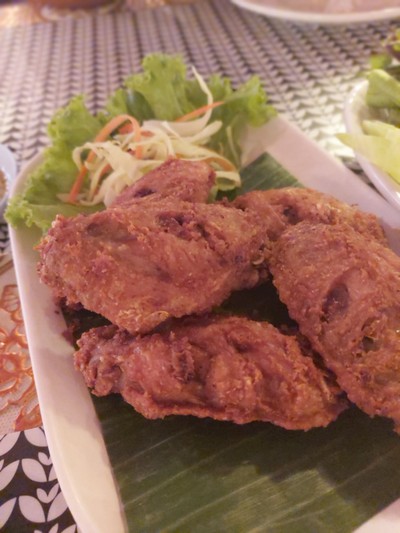 ปีกไก่ทอดน้ำปลา