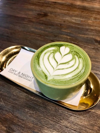 มัทฉะลาเต้ร้อน