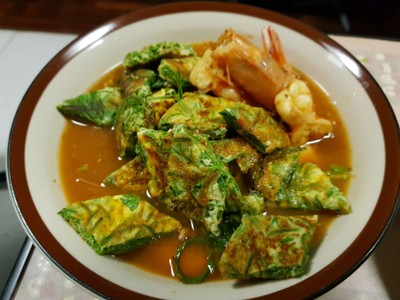 แกงส้มกุ้งชะอมชุบไข่