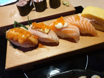 ซูชิแซลมอน 5 อย่าง