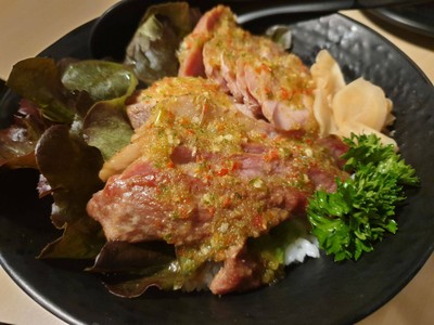 ข้าวหน้าหมูย่างสไปซี่