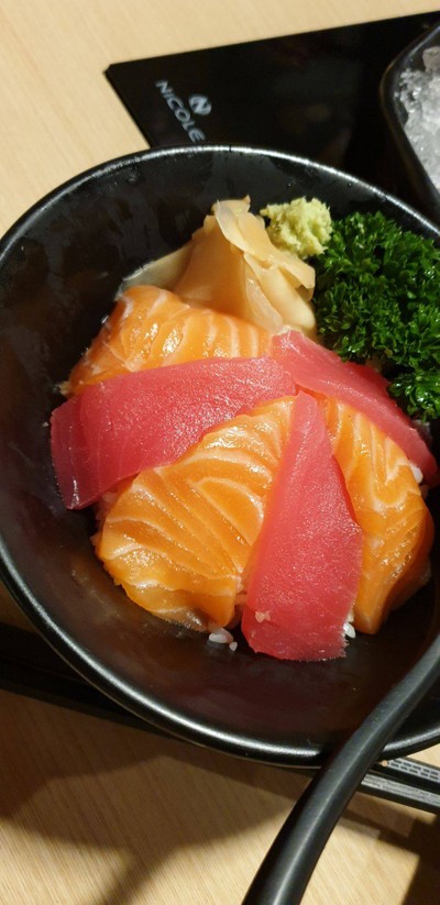 ข้าวหน้าแซลมอน + ทูน่า - Rice with Salmon & Tuna