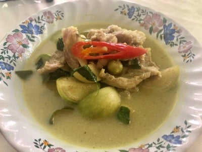 แกงเขียวหวานสันคอหมู