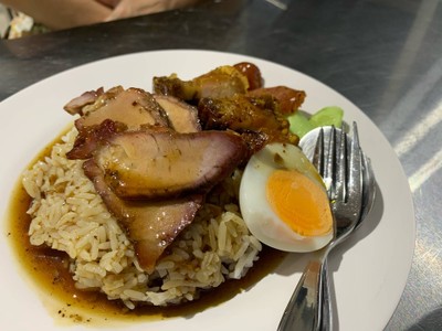 ข้าวหมูแดงหมูกรอบ