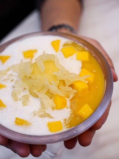 Pomelo & mango with sago