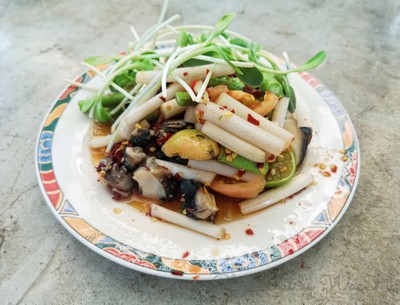 ส้มตำไหลบัวปูเค็มหอยนา