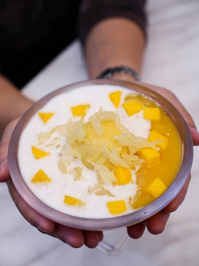 Pomelo & mango with sago