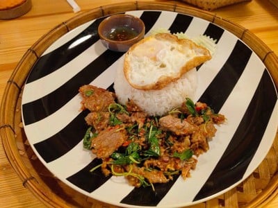 อาหาร หรือ เครื่องดื่ม