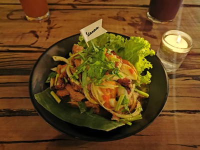 ยำคอหมูย่าง