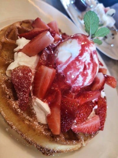 One Day Trip : ตามล่าร้านเด็ดแห่งสกลนคร - นครพนม