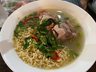 เล้งแซ่บน้ำใส+มาม่าลวก