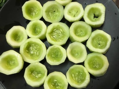 วิธีทำ ลาบหมูในถ้วยแตงร้าน