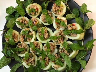 วิธีทำ ลาบหมูในถ้วยแตงร้าน