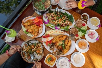 ครัวริมธาร มีน้ำมีปลา