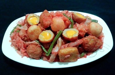 เส้นใหญ่เย็นตาโฟผัดแห้ง