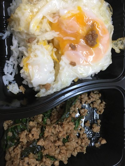 ข้าวผัดกระเพรา