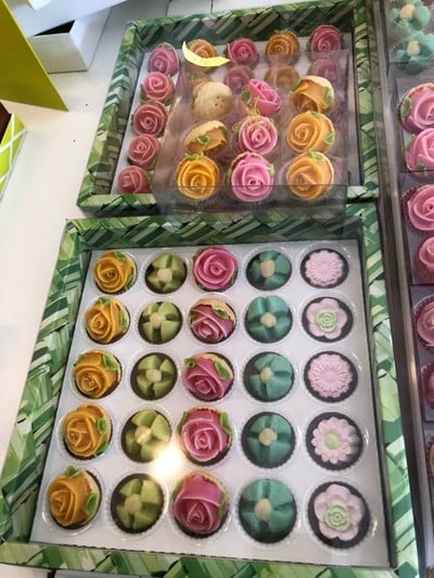 Heaven On EartH Cafe' ถนนบรรทัดทอง