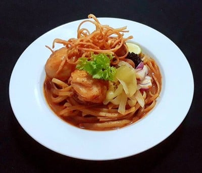 ข้าวซอยไก่/สปาเก็ตตี้ข้าวซอยไก่