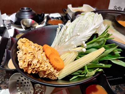 อาหาร หรือ เครื่องดื่ม