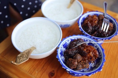 ข้าวแช่ ป้าเอื้อน (ข้าวแช่กาชาด) เพชรบุรี