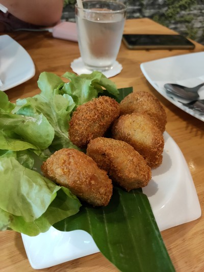 Deep-Fried Shrimp Cake