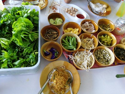 ขนมจีนน้ำยาผสมพุงปลา