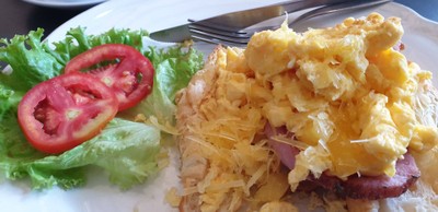 BREAKFAST SANDWICH